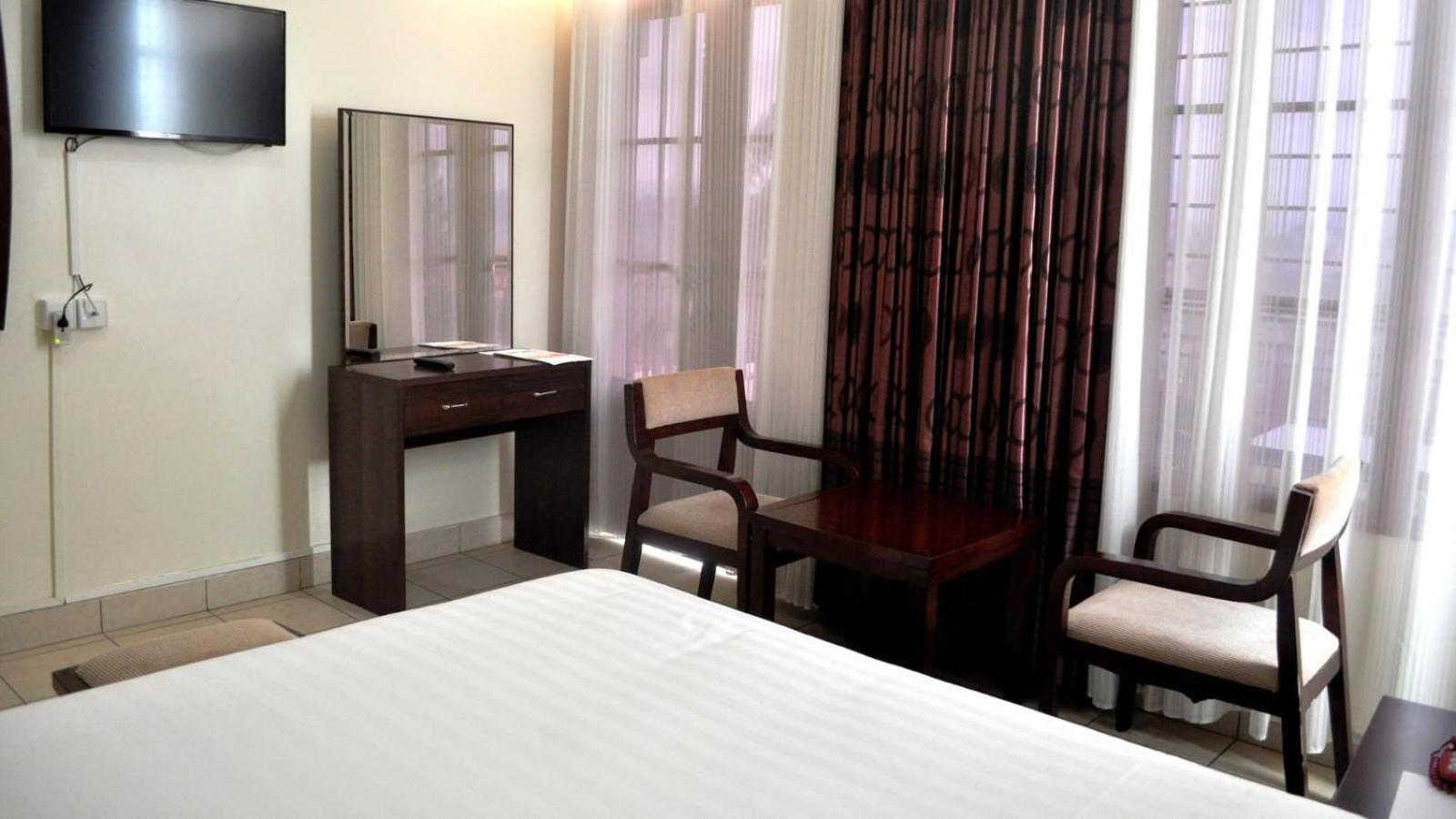Quiet Haven Hotel Кигали Экстерьер фото