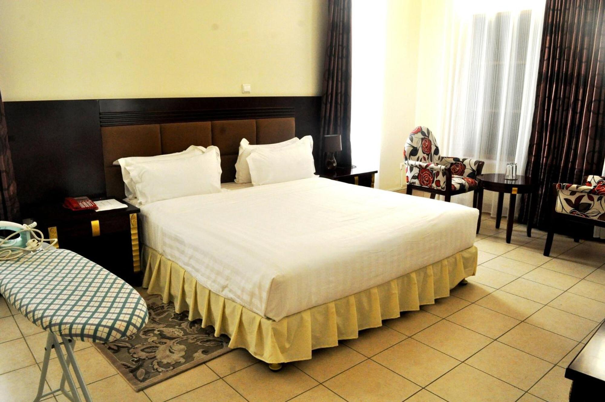 Quiet Haven Hotel Кигали Экстерьер фото