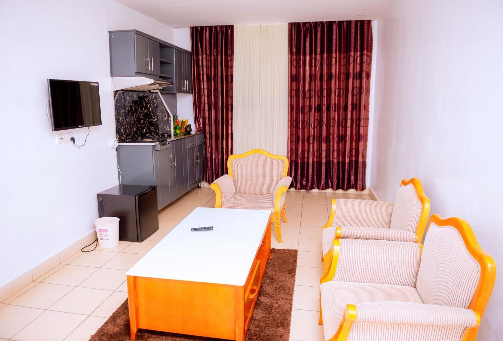 Quiet Haven Hotel Кигали Экстерьер фото
