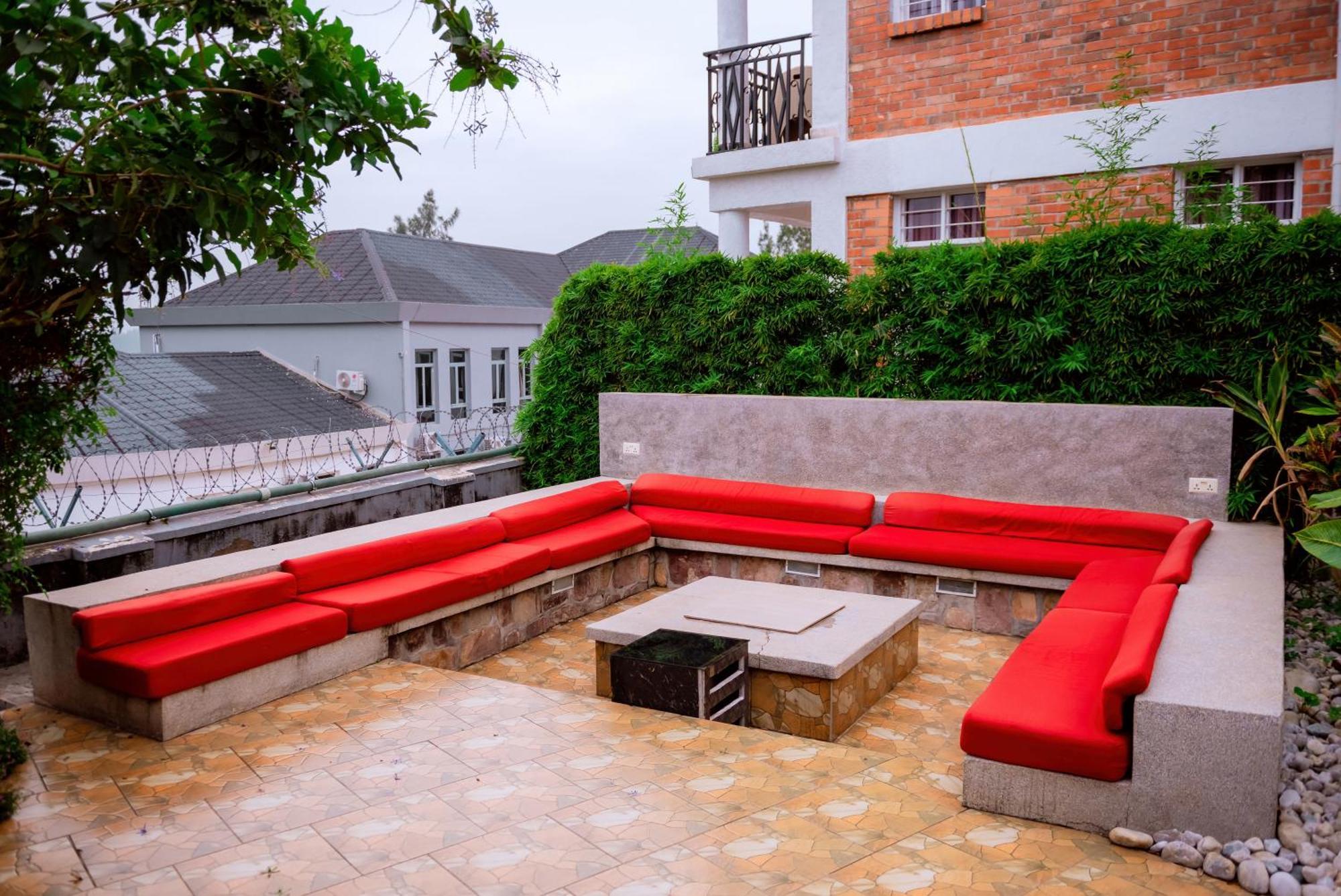 Quiet Haven Hotel Кигали Экстерьер фото