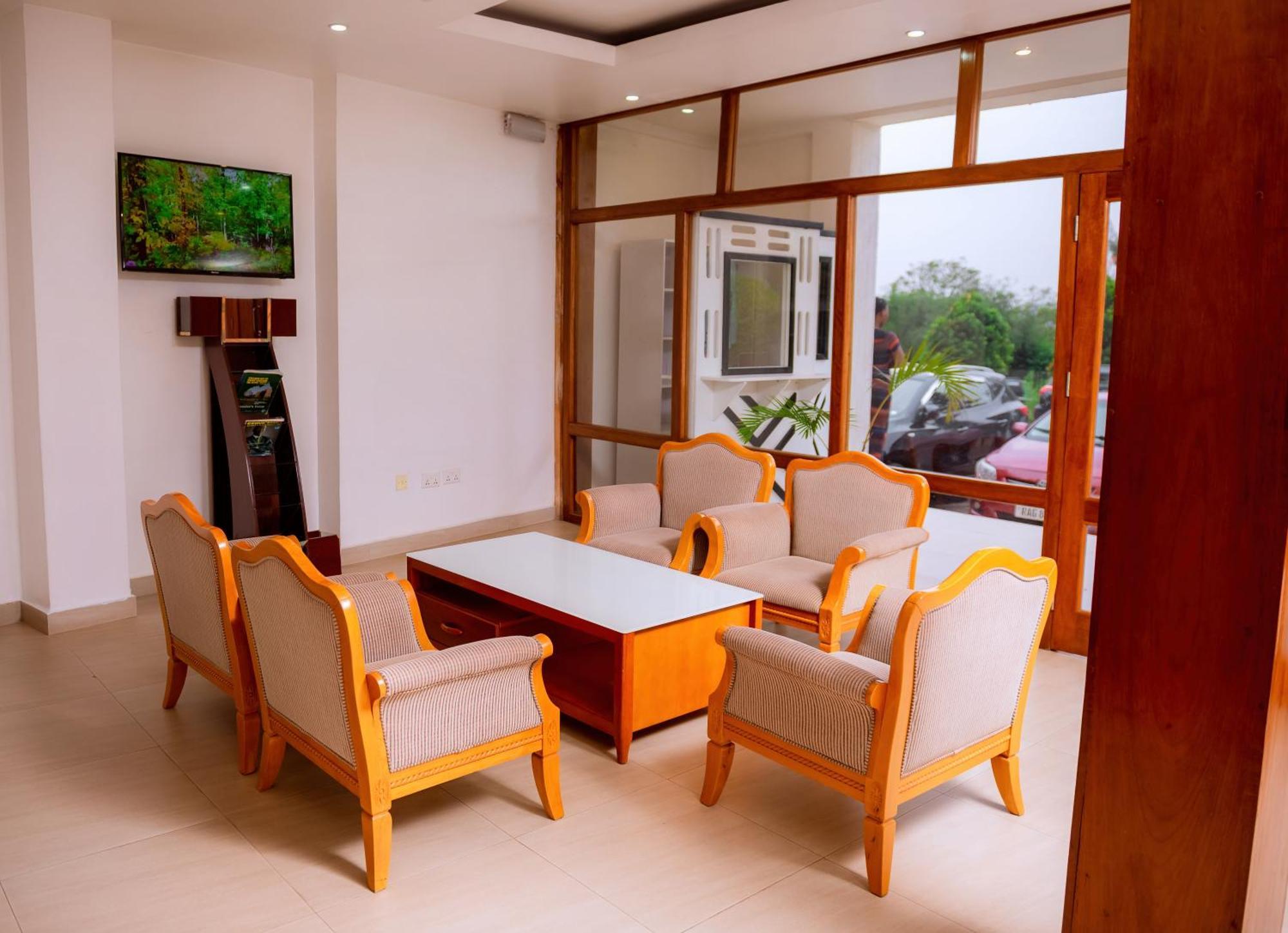 Quiet Haven Hotel Кигали Экстерьер фото