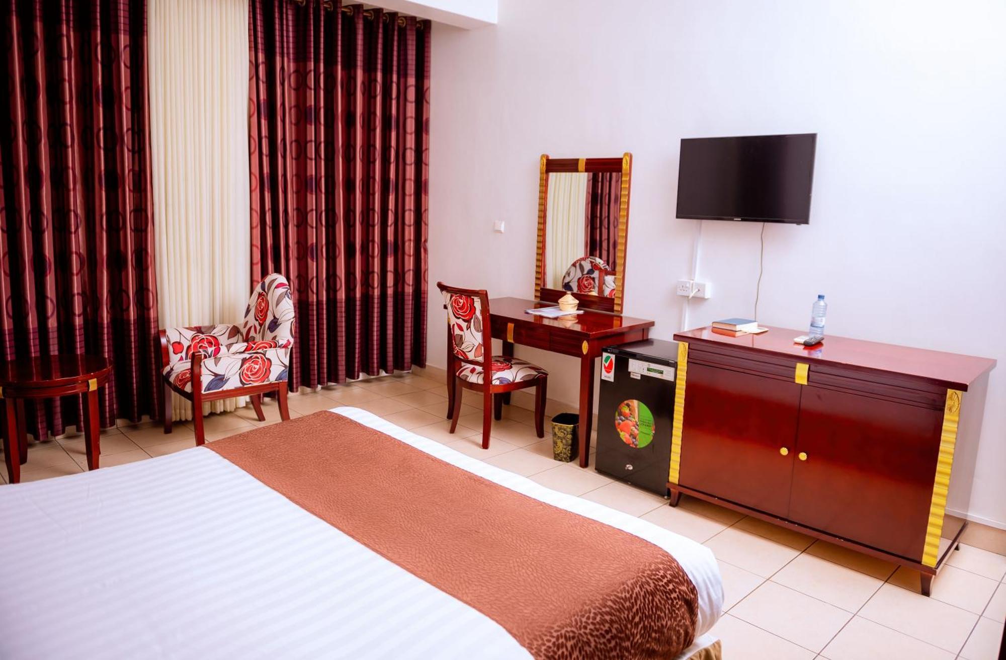 Quiet Haven Hotel Кигали Экстерьер фото