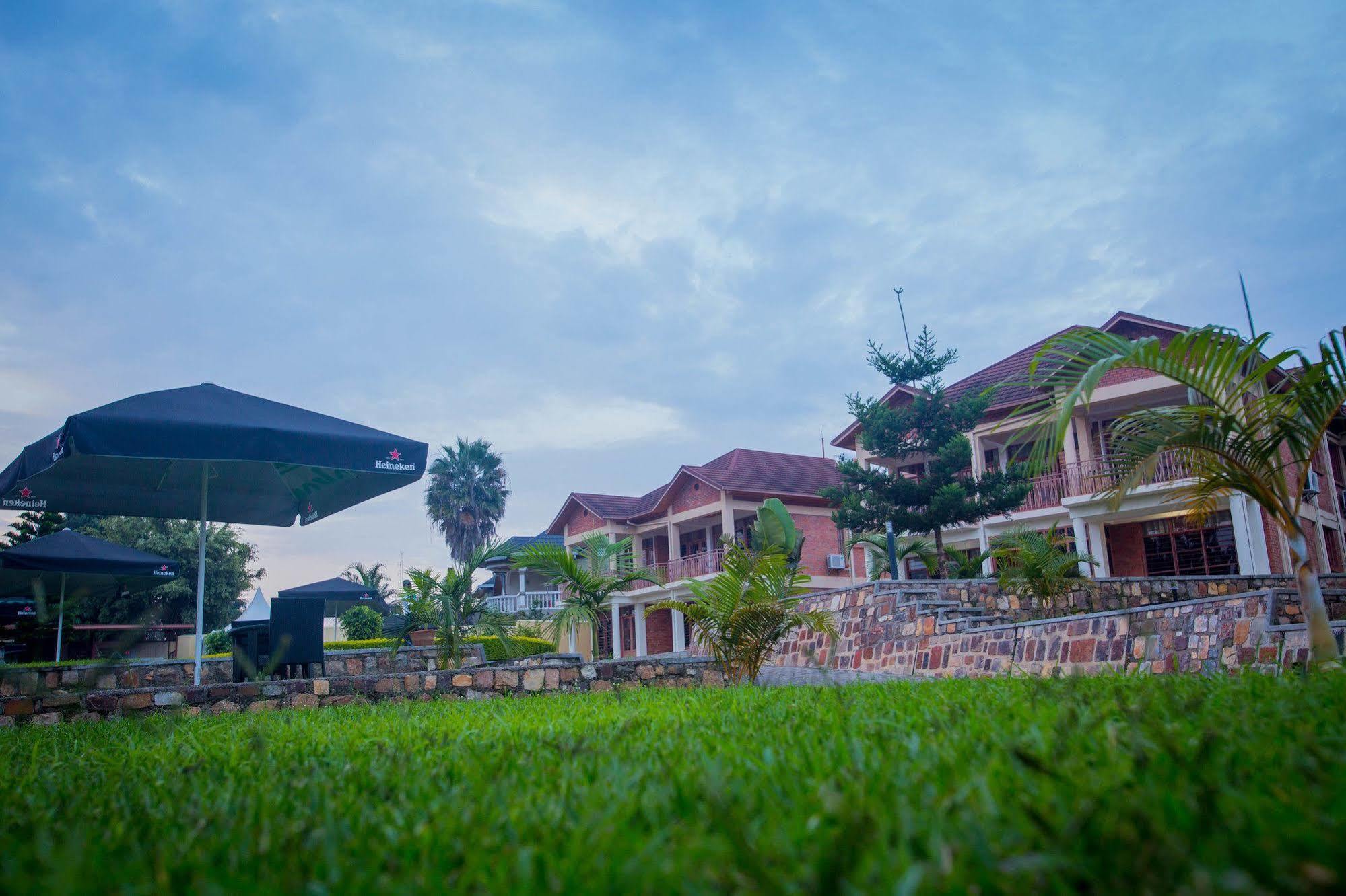 Quiet Haven Hotel Кигали Экстерьер фото